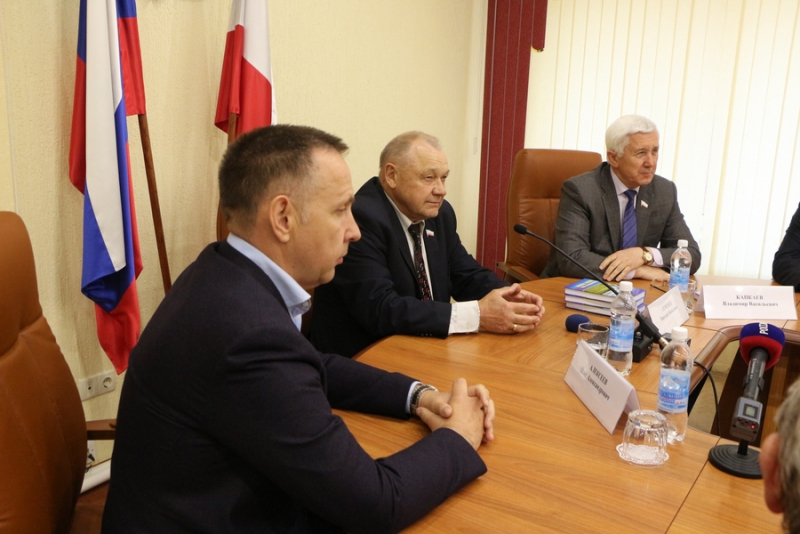 Депутат Семенец представил свою вторую книгу, которая «писалась очень легко»