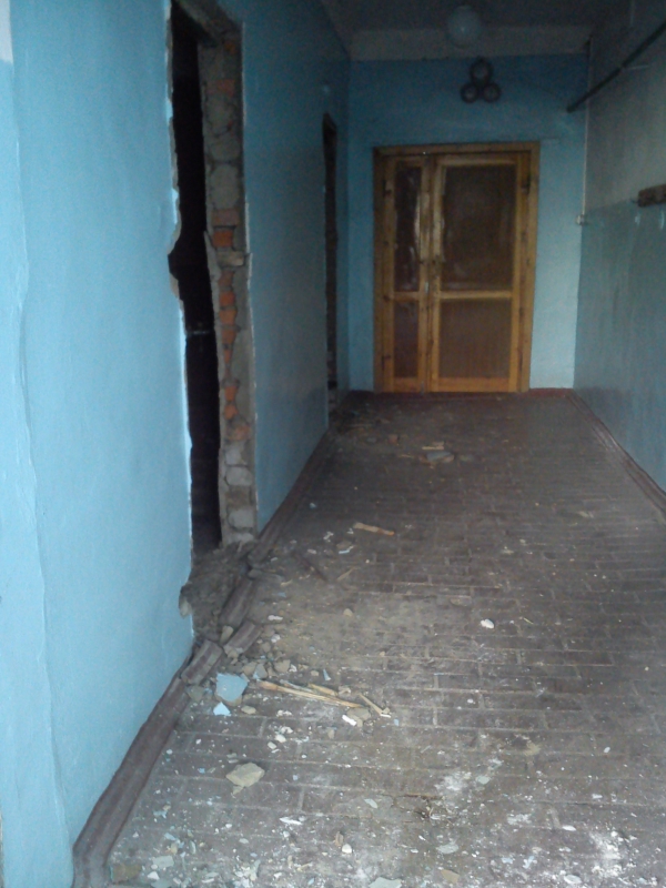 По федеральному проекту в Татищевском районе начат ремонт спортивного зала