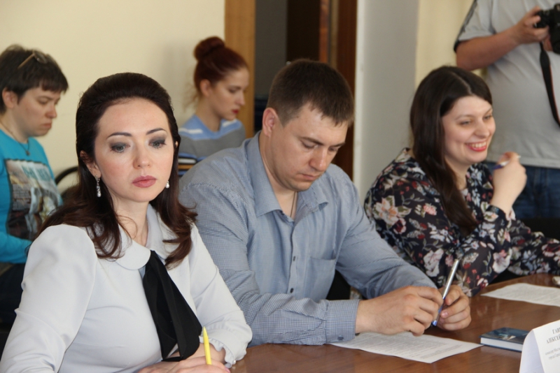 Саратовский пенсионер грозил самоубийством из-за шумных соседей