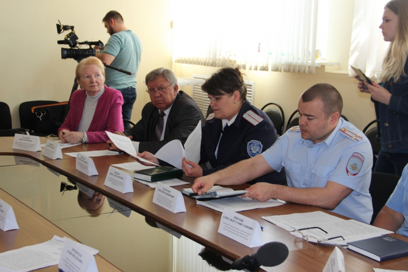 Саратовский пенсионер грозил самоубийством из-за шумных соседей