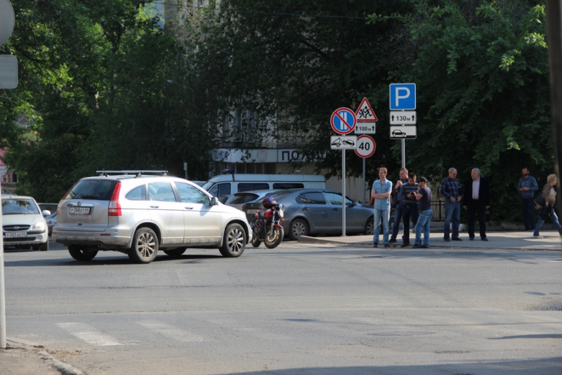В День защиты детей центр Саратова встал в пробках
