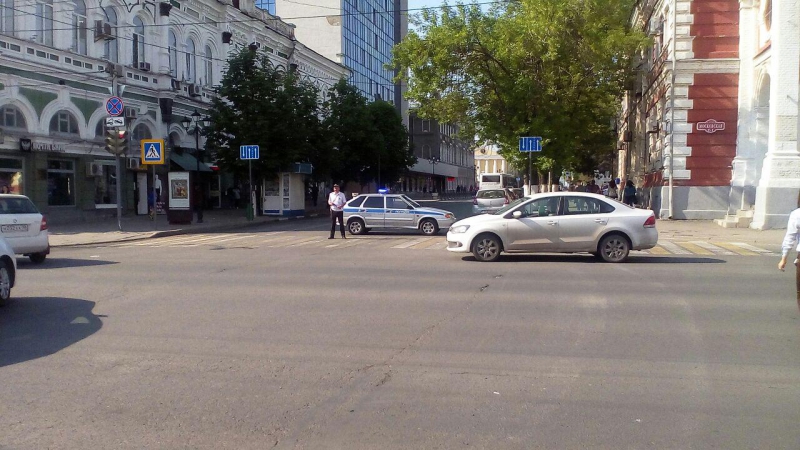 В День защиты детей центр Саратова встал в пробках