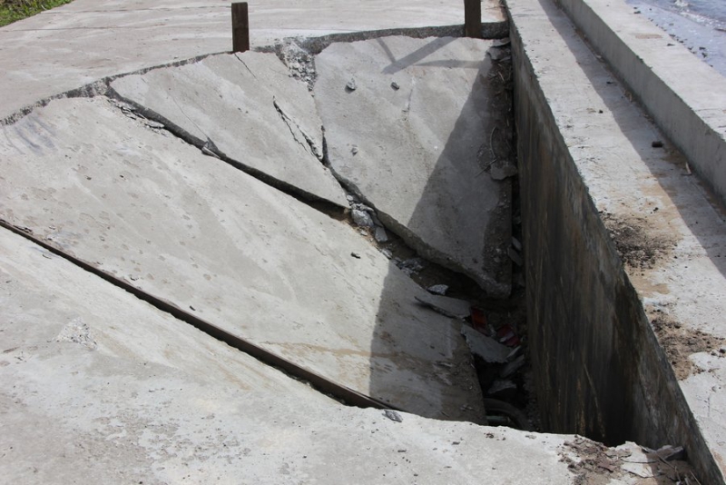 Большой провал на набережной Саратова может еще расшириться