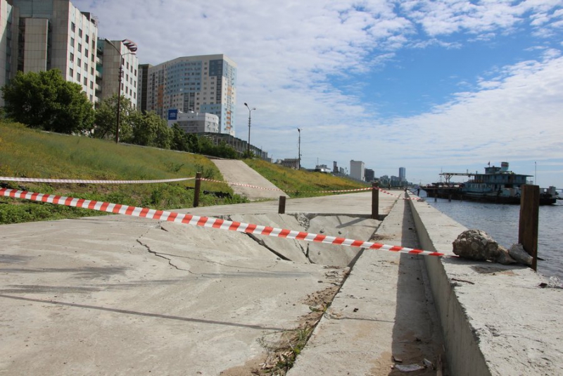 Большой провал на набережной Саратова может еще расшириться