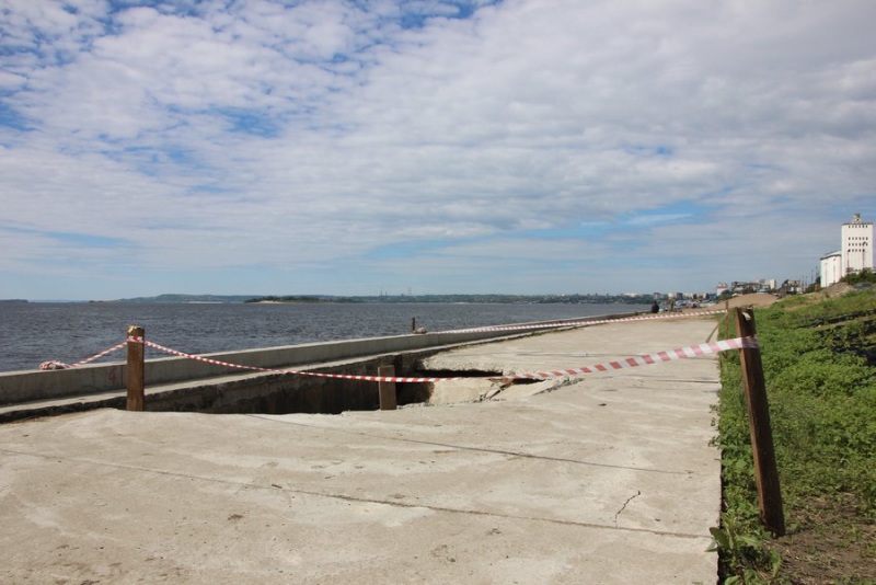 Большой провал на набережной Саратова может еще расшириться