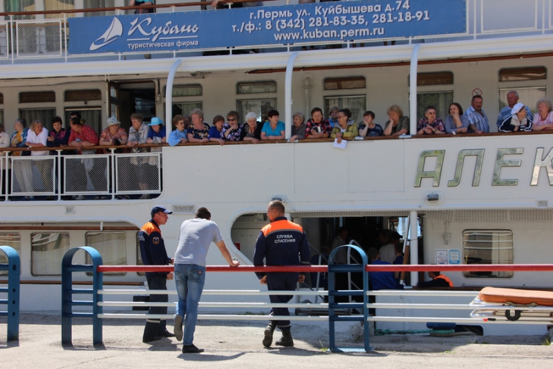 С круизного теплохода госпитализирована туристка