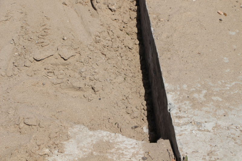 Провал на набережной Саратова закидали песком