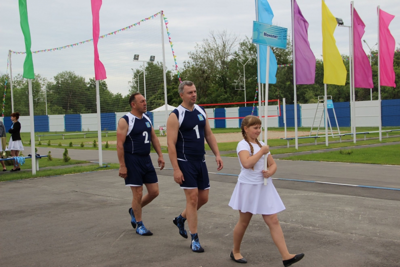 Пляжный волейбол в Татищево открыл сезон