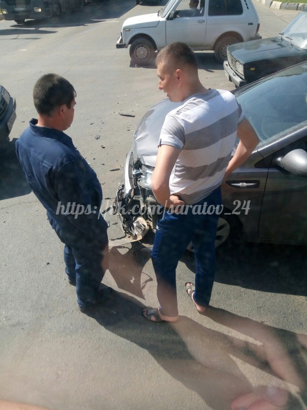 В Ленинском районе массовая авария привела к пробкам