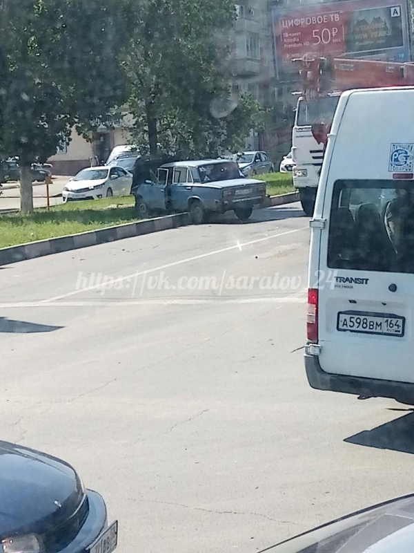 В Ленинском районе массовая авария привела к пробкам