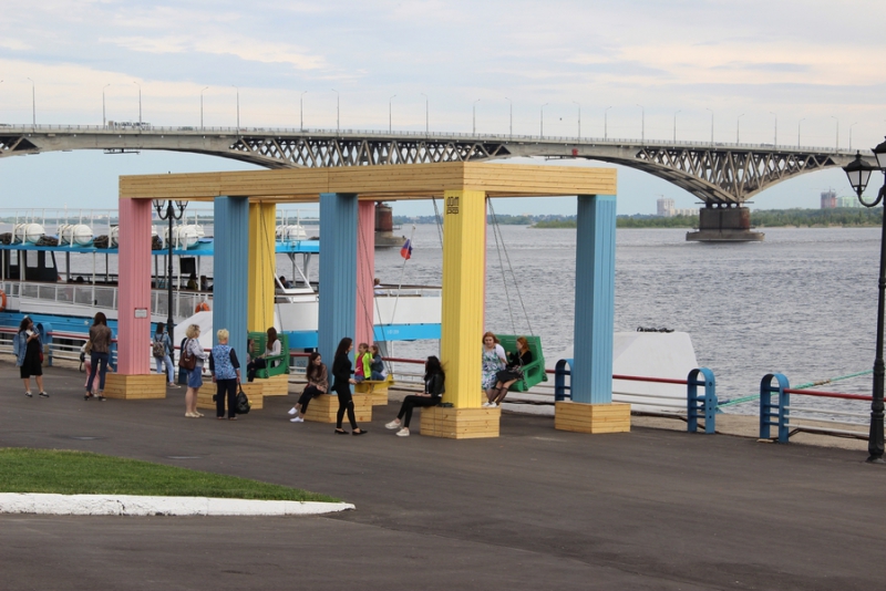 В Саратове починили качели для взрослых