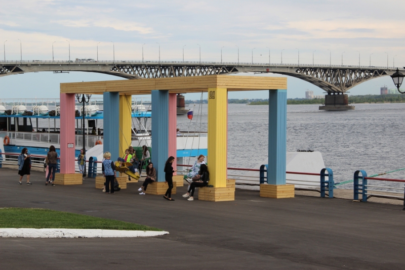 В Саратове починили качели для взрослых