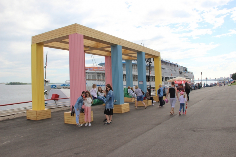 В Саратове починили качели для взрослых