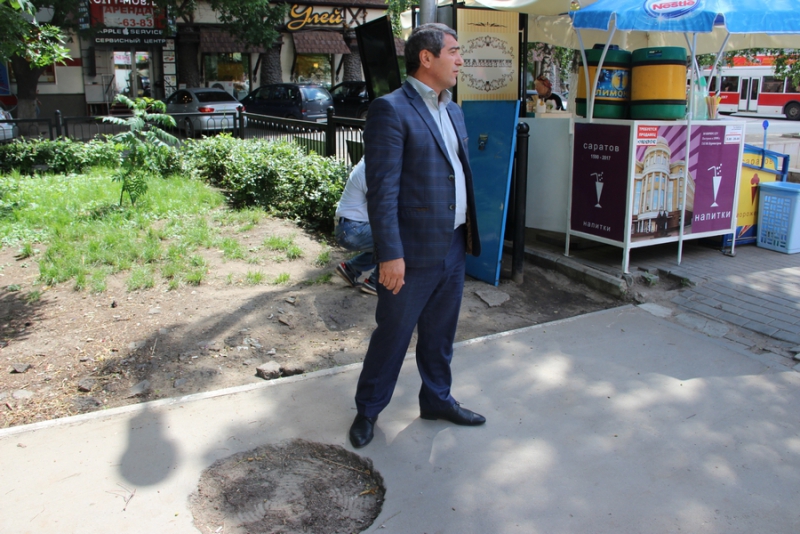 Общественники убедились, что сквер на Рахова так и не приведен в порядок