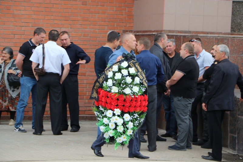 В Саратове прощаются с депутатом Госдумы Олегом Грищенко