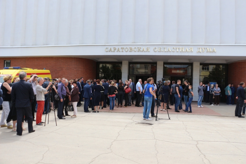 В Саратове прощаются с депутатом Госдумы Олегом Грищенко