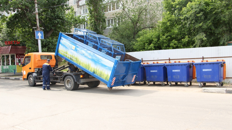 ООО «Мехуборка – Саратов» установила сотый контейнер для сбора ПЭТ бутылок на территории города Саратова