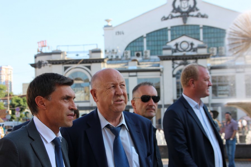 Валерий Радаев посмотрел, как идет реконструкция саратовского цирка