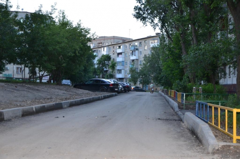 Глава Саратова проверил ремонт дворов