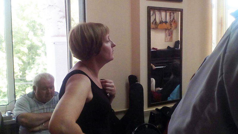 Протестующие артисты пообщались с директором филармонии