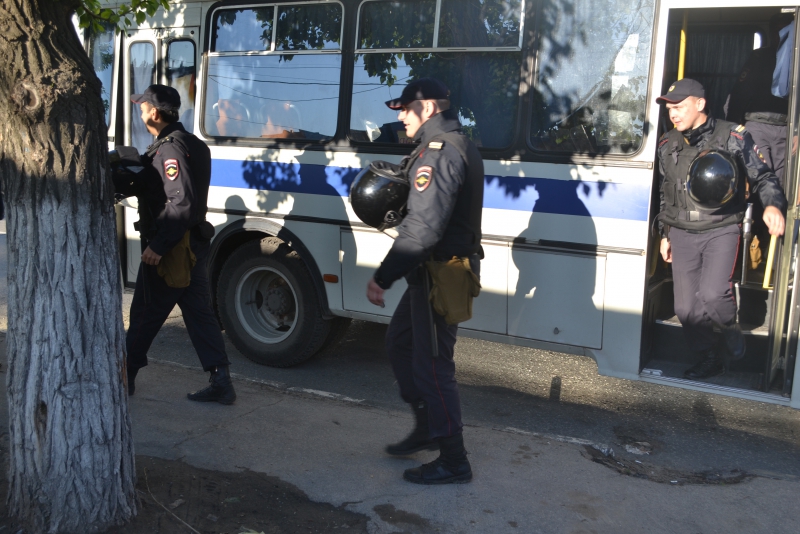 На рынке «Привоз» полицейские провели массовые задержания