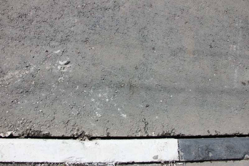 Асфальт на Радищева провалился из-за прорыва пожарного гидранта