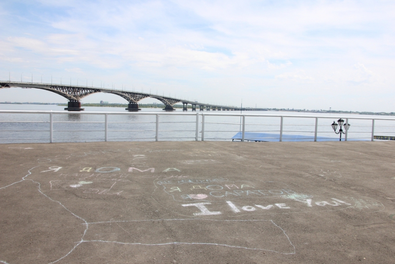 В Саратове продолжает ломаться стела «Я ДОМА»