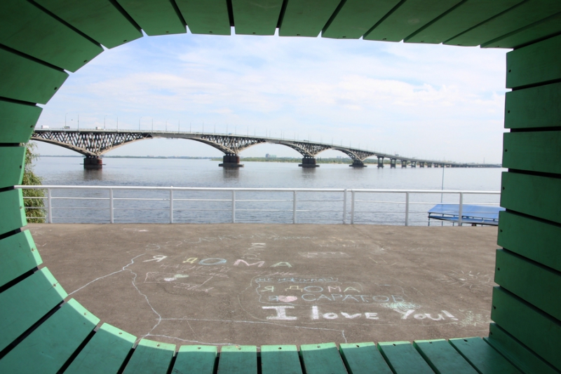 В Саратове продолжает ломаться стела «Я ДОМА»