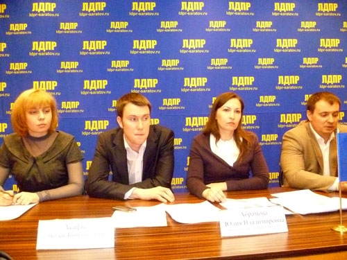 Жириновцы раскрыли секрет удачного старта Прохорова