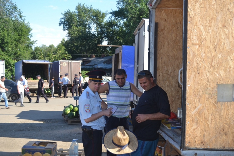 Облава полицейских на рынке «Привоз» увенчалась одним задержанием