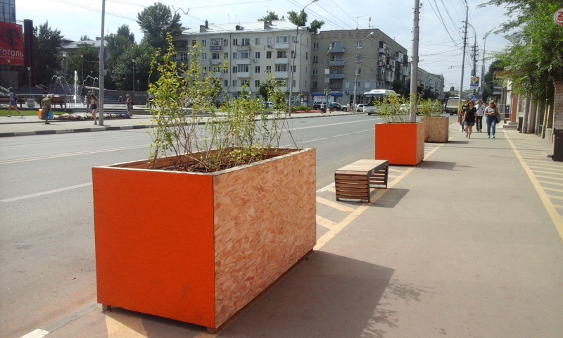 На Чапаева установили «урбанистические ящики»