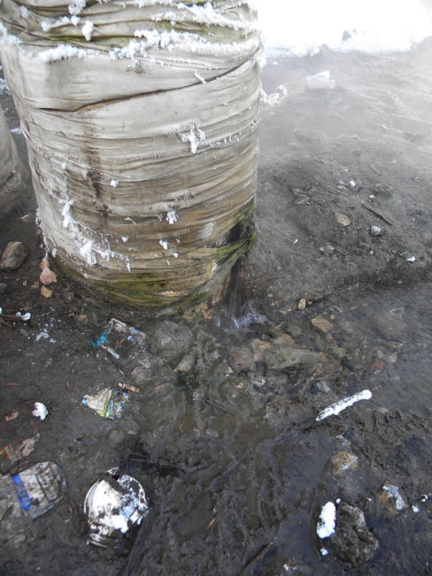 Из-за прорыва теплосетей на Малой Горной продолжается затопление соседних улиц