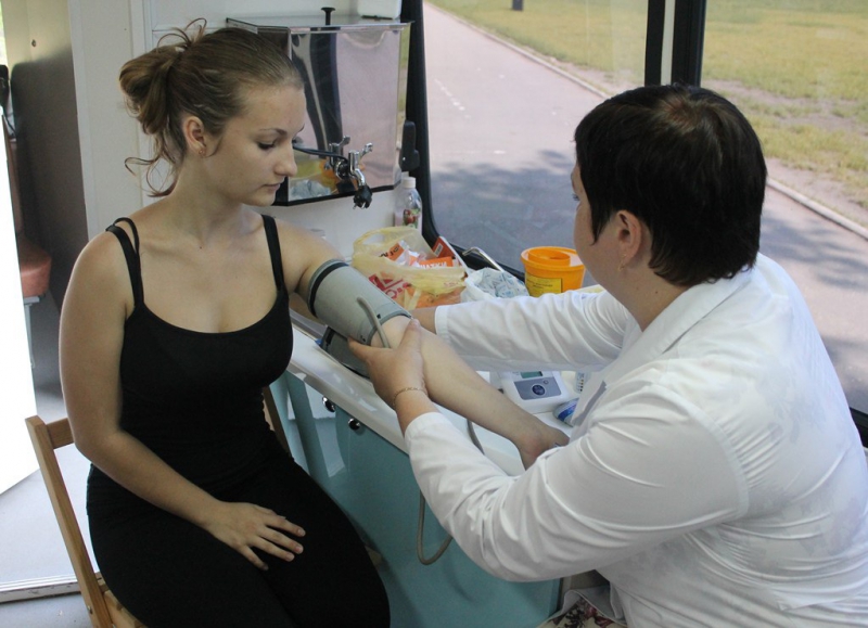 В Детском парке 150 медиков тренировались сдавать нормы ГТО