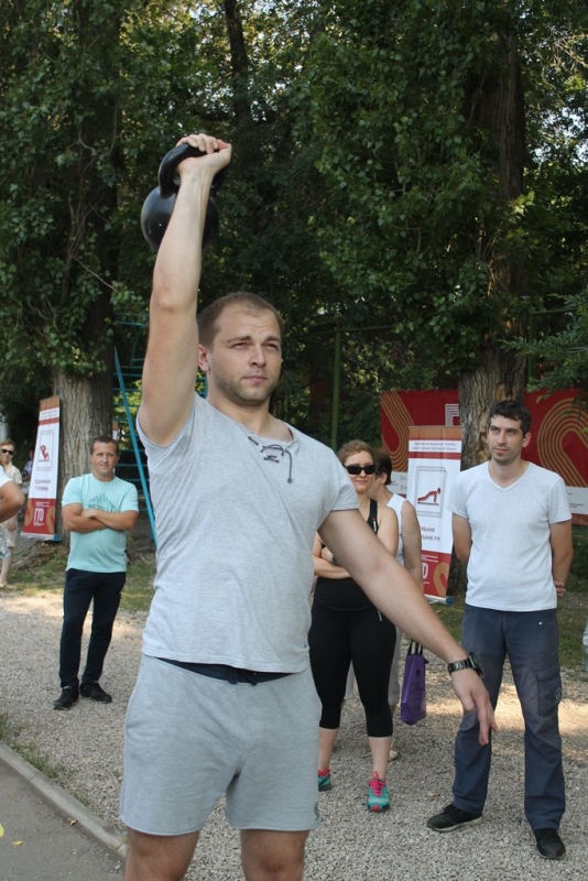 В Детском парке 150 медиков тренировались сдавать нормы ГТО