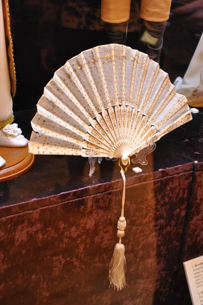 В музее краеведения выставили фарфорового Пушкина в натуральную величину