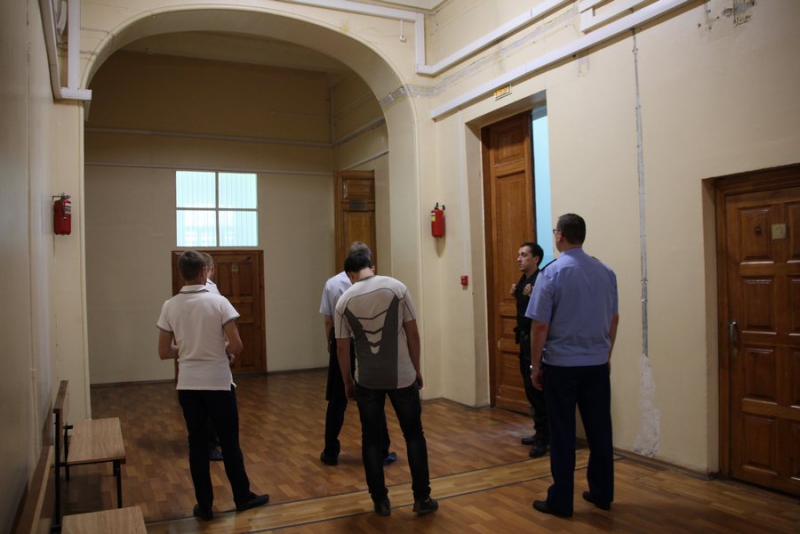 В Саратове начался суд над экс-прокурором Владимиром Чечиным