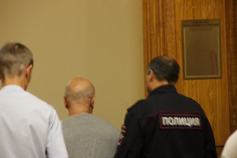 В Саратове начался суд над экс-прокурором Владимиром Чечиным