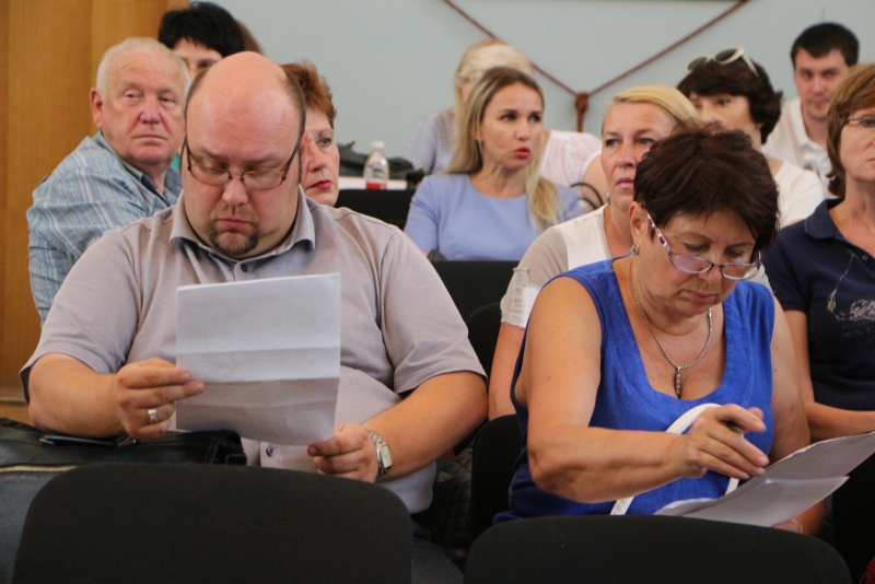 Саратовцы встретили аплодисментами заявление Володина о наказании недобросовестных строителей