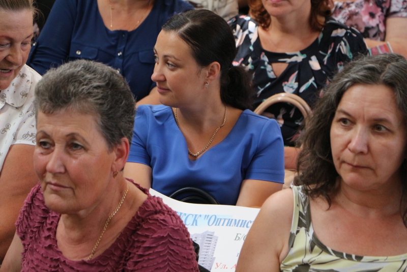 Саратовцы встретили аплодисментами заявление Володина о наказании недобросовестных строителей