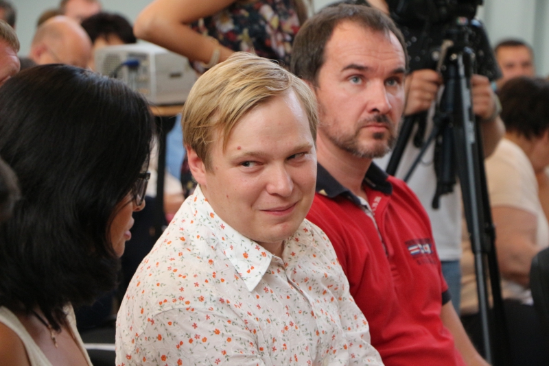 Саратовцы встретили аплодисментами заявление Володина о наказании недобросовестных строителей