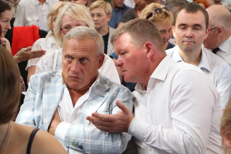 Саратовцы встретили аплодисментами заявление Володина о наказании недобросовестных строителей