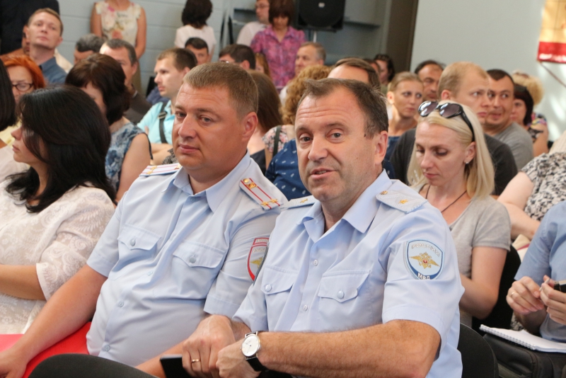 Саратовцы встретили аплодисментами заявление Володина о наказании недобросовестных строителей