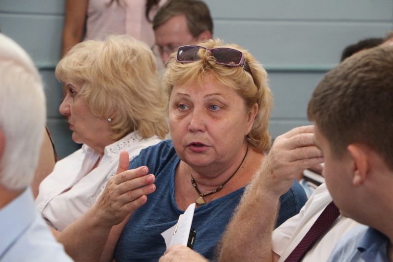 Саратовцы встретили аплодисментами заявление Володина о наказании недобросовестных строителей