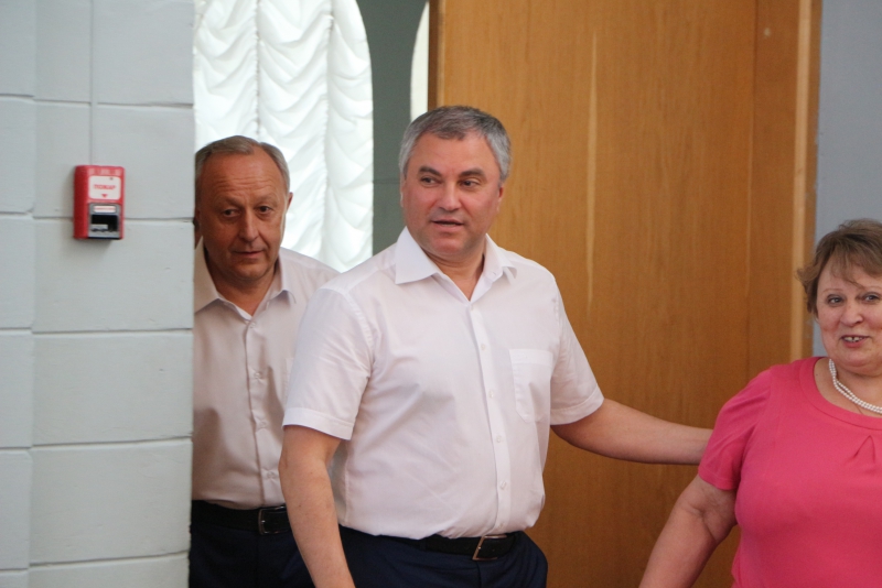 Саратовцы встретили аплодисментами заявление Володина о наказании недобросовестных строителей