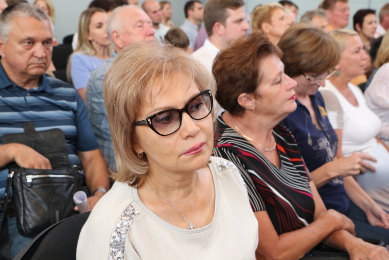 Саратовцы встретили аплодисментами заявление Володина о наказании недобросовестных строителей