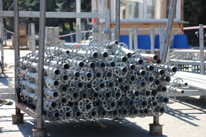 На Театральной площади собирают стадион для суперфинала по пляжному футболу