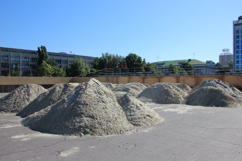 На Театральной площади собирают стадион для суперфинала по пляжному футболу