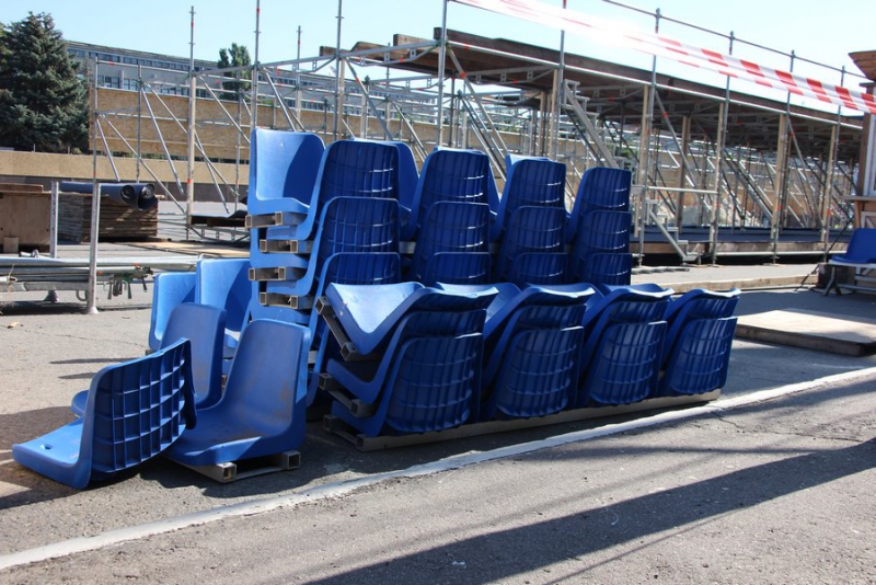 На Театральной площади собирают стадион для суперфинала по пляжному футболу