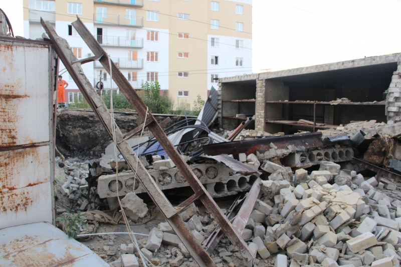 В Саратове произошло крупное обрушение в гаражном массиве