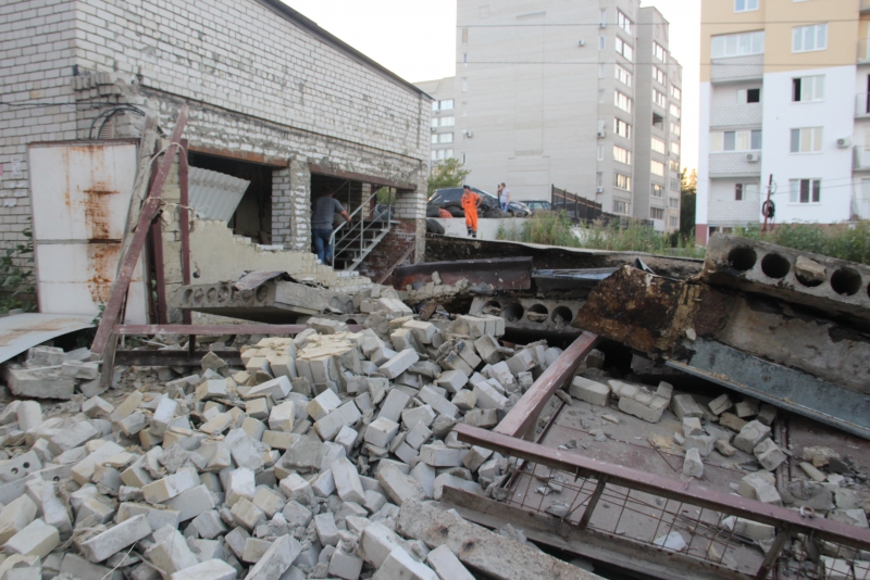 В Саратове произошло крупное обрушение в гаражном массиве